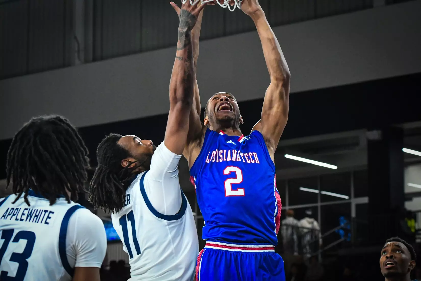 Bulldogs drop road contest to Eagles, 77-69