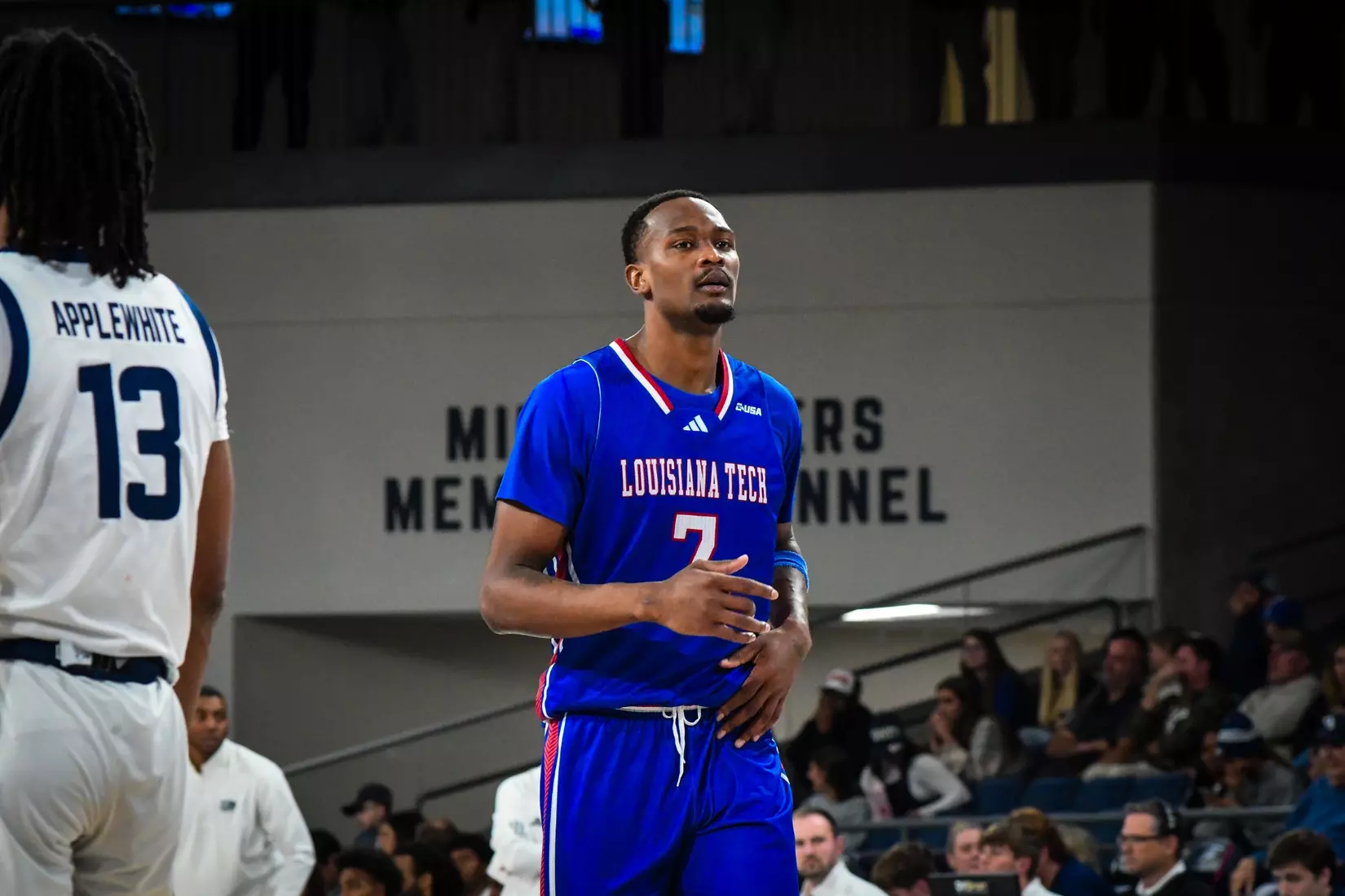 Bulldogs drop road contest to Eagles, 77-69