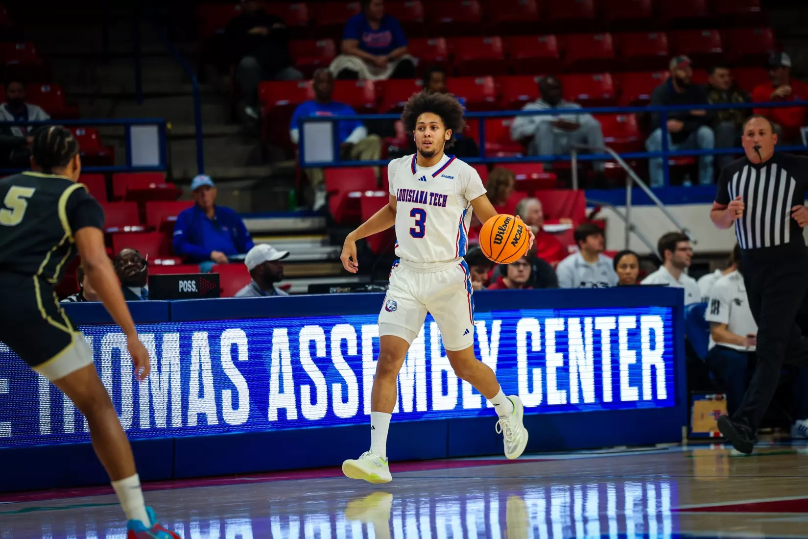 Bulldogs dominate Royals, 89-37, to remain unbeaten at home