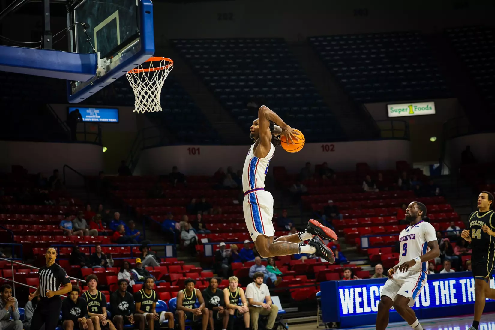 Bulldogs dominate Royals, 89-37, to remain unbeaten at home