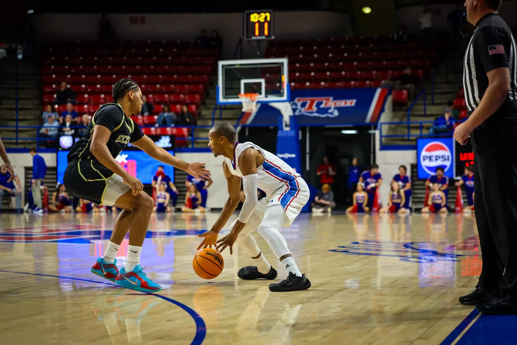 Bulldogs dominate Royals, 89-37, to remain unbeaten at home