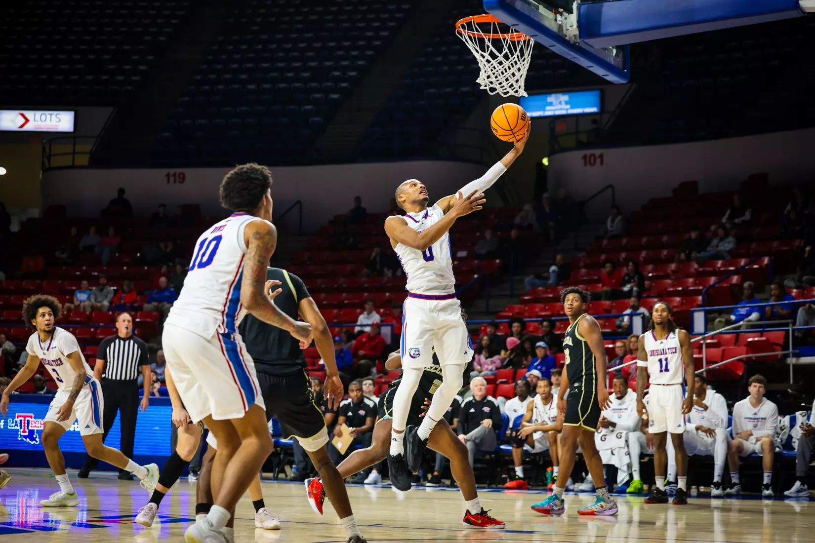 Bulldogs dominate Royals, 89-37, to remain unbeaten at home