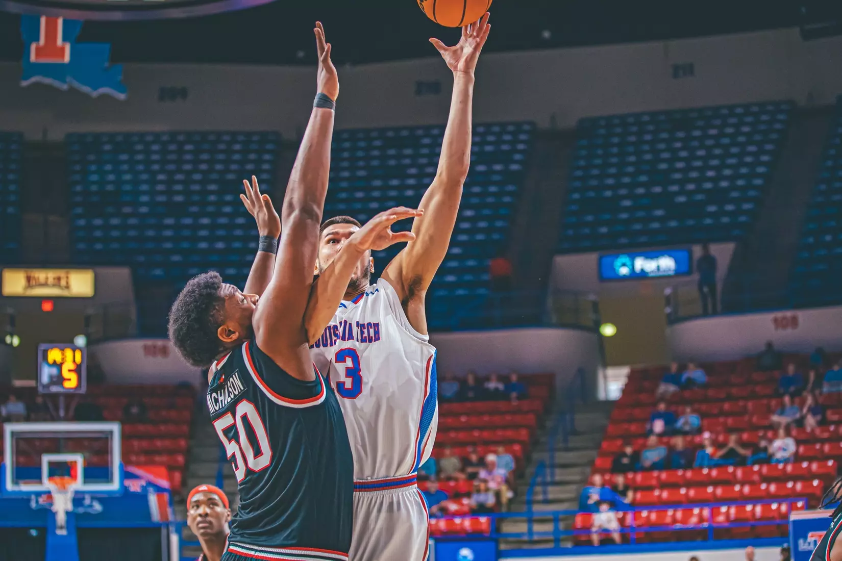 Bulldogs edged by Gamecocks, 70-68, in the TAC