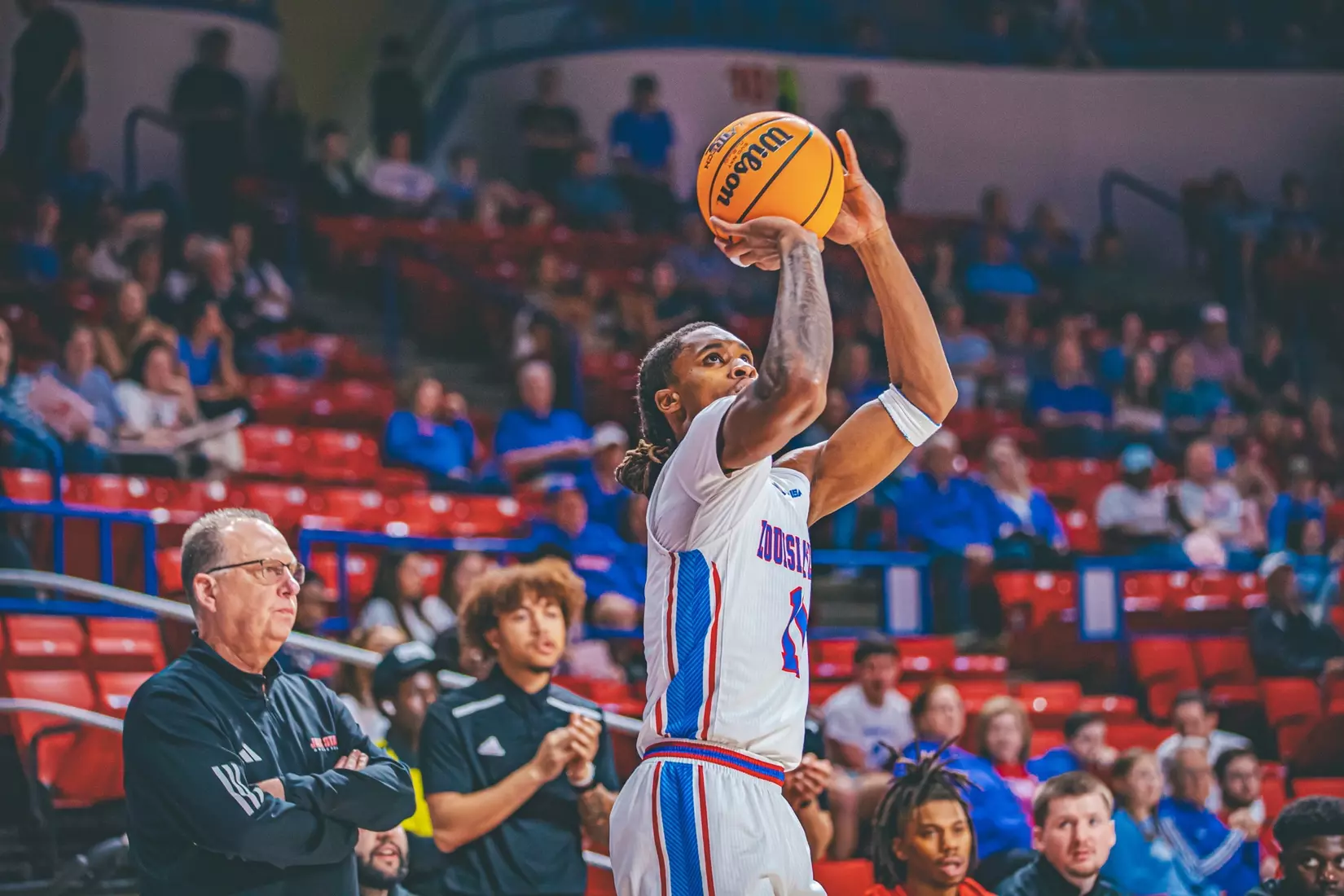 Bulldogs edged by Gamecocks, 70-68, in the TAC