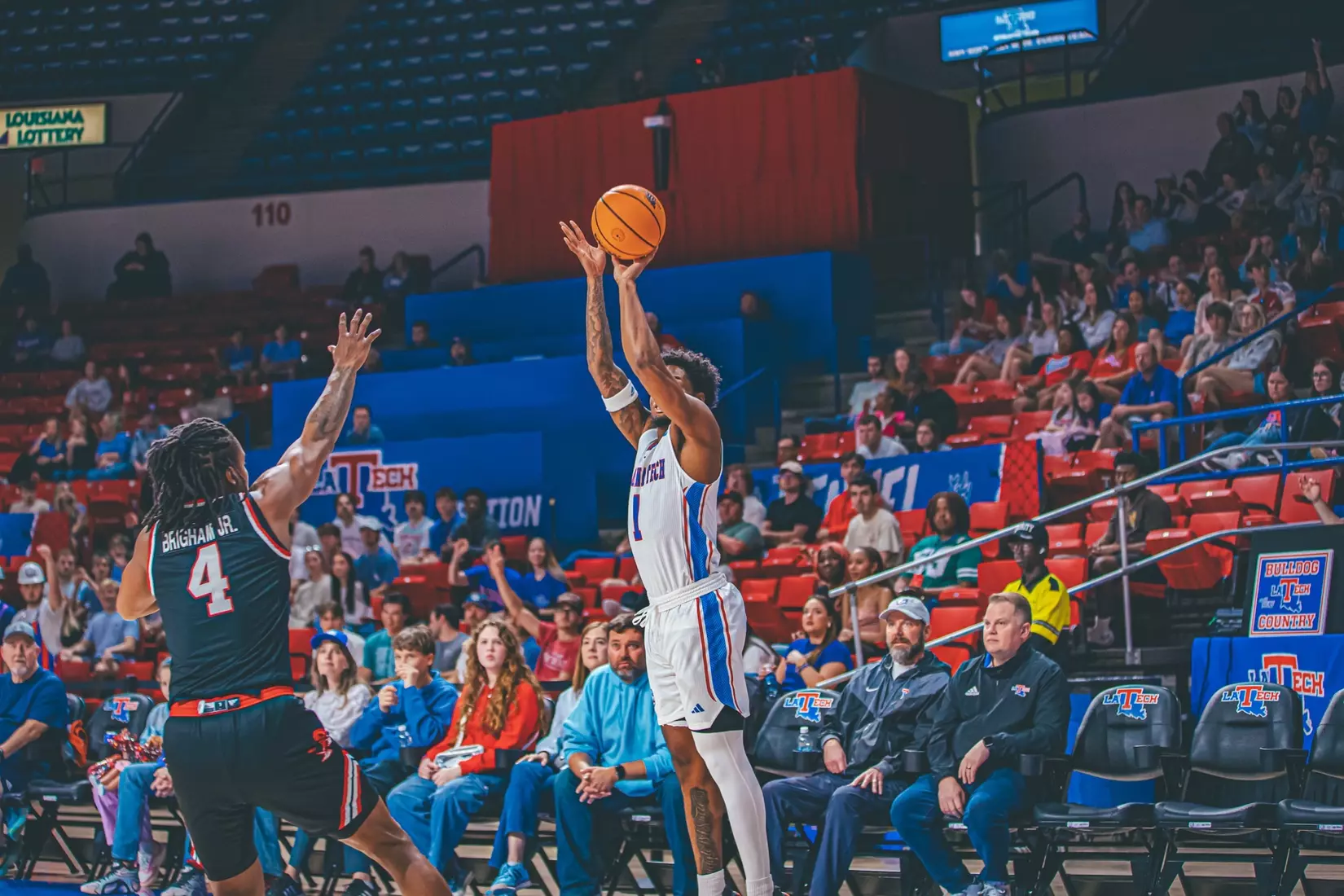 Bulldogs edged by Gamecocks, 70-68, in the TAC