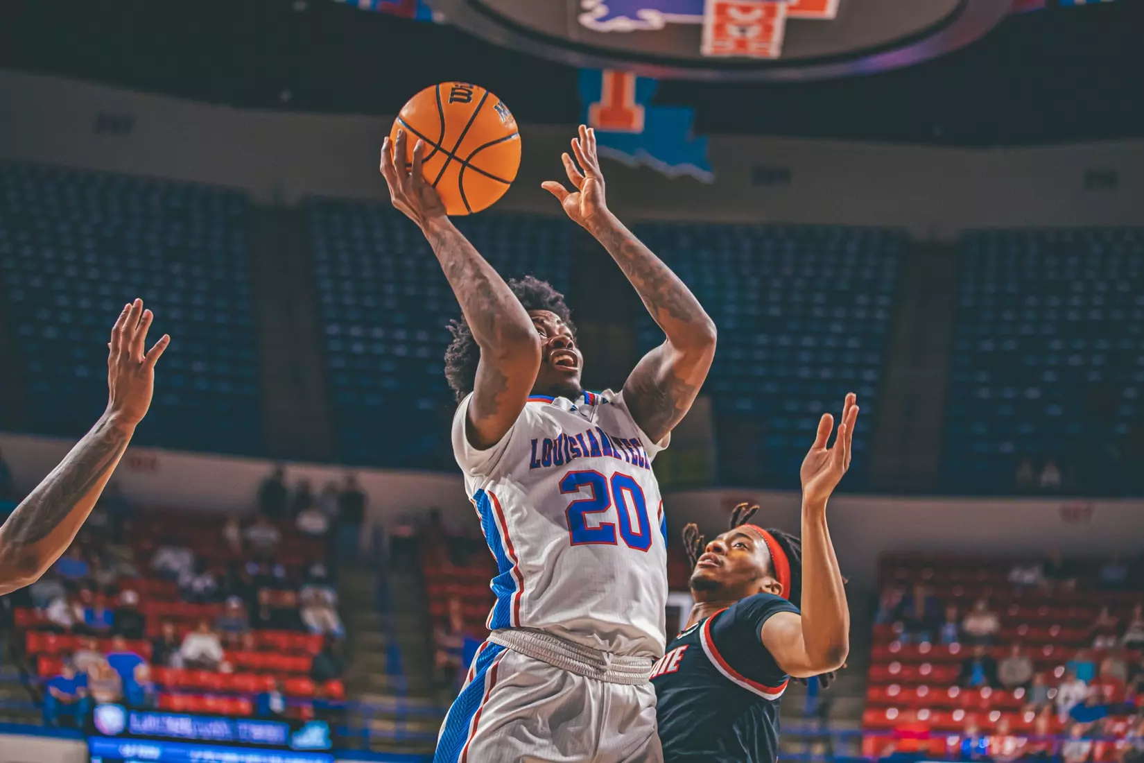 Bulldogs edged by Gamecocks, 70-68, in the TAC