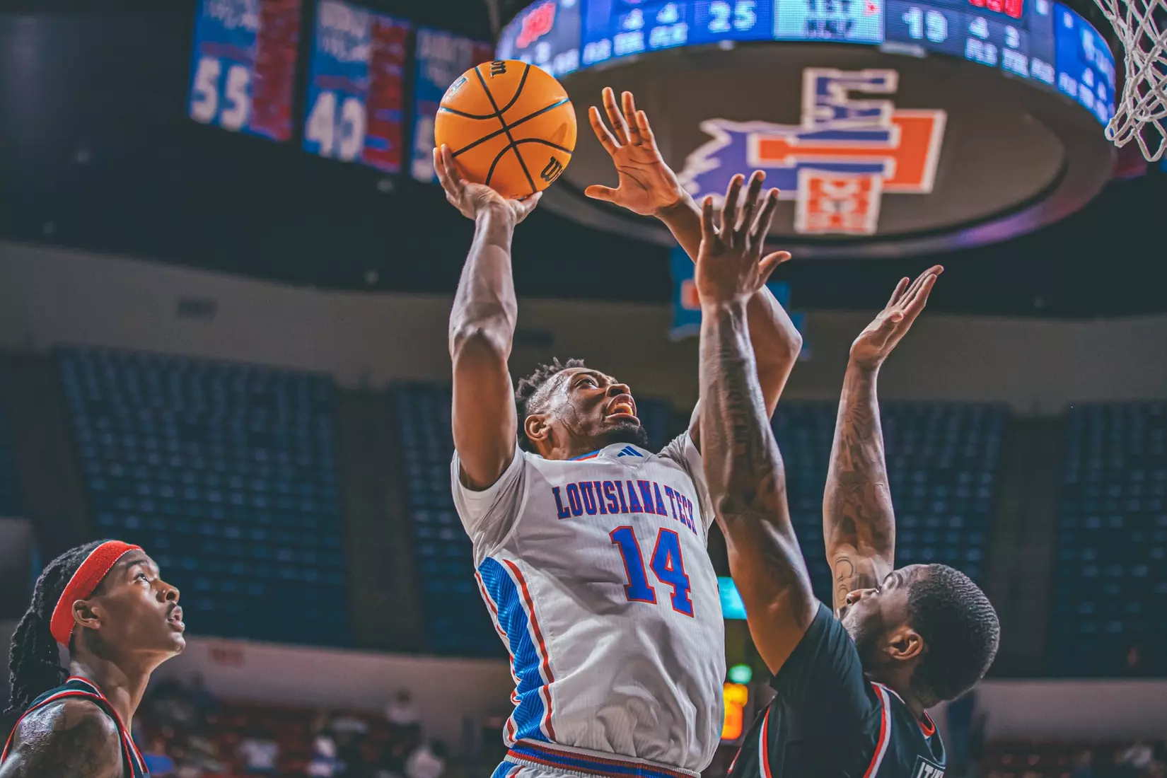 Bulldogs edged by Gamecocks, 70-68, in the TAC