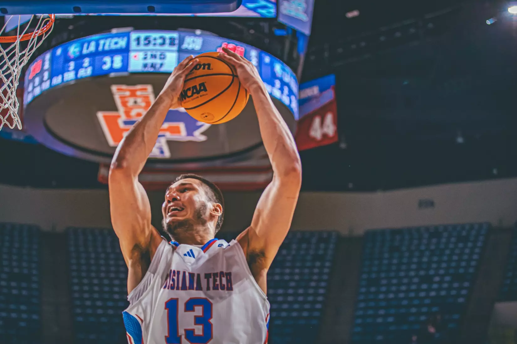 Bulldogs edged by Gamecocks, 70-68, in the TAC