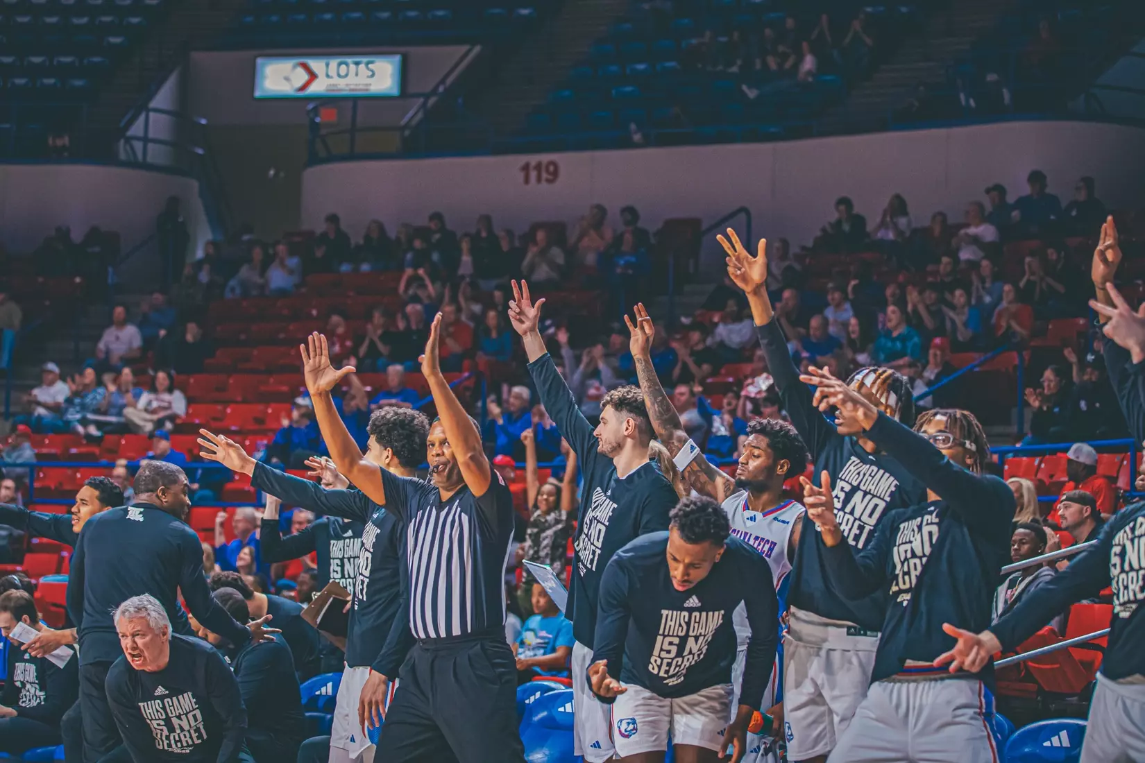 Bulldogs edged by Gamecocks, 70-68, in the TAC