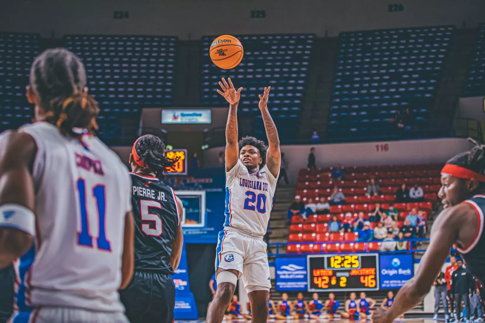 Bulldogs edged by Gamecocks, 70-68, in the TAC