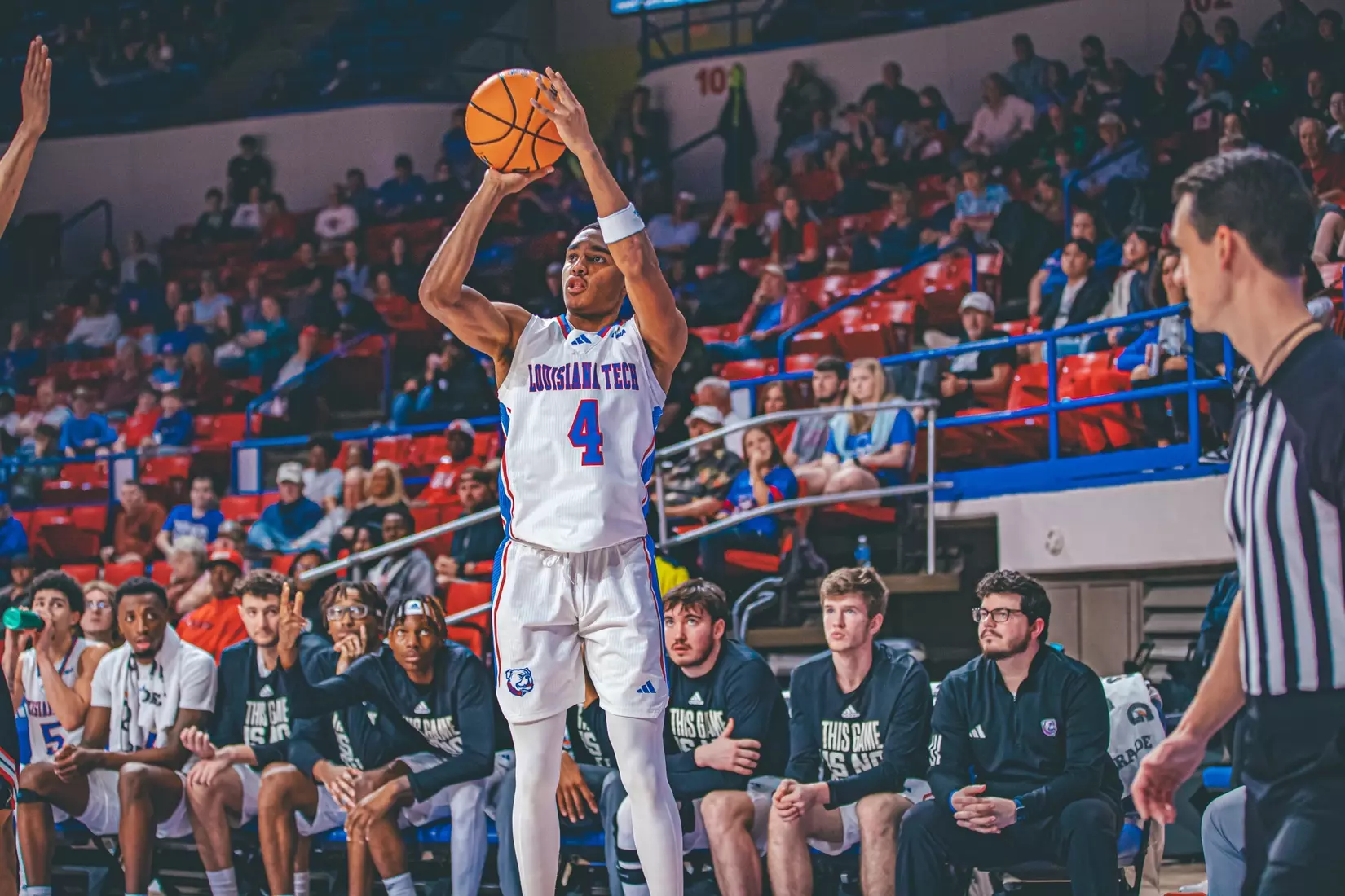Bulldogs edged by Gamecocks, 70-68, in the TAC