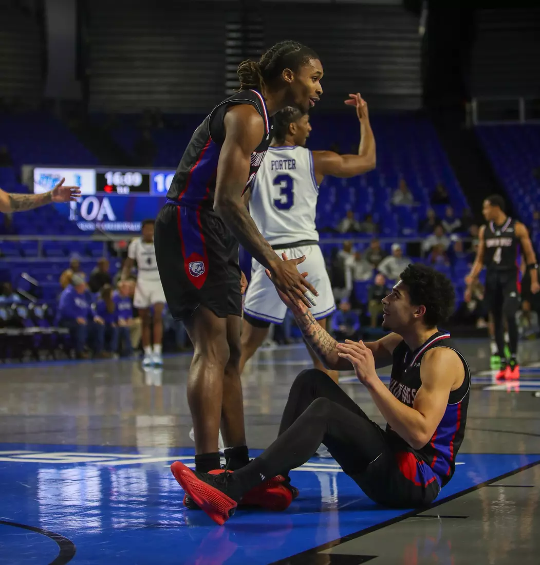 Bulldogs beat Blue Raiders, 85-74, in Murfreesboro