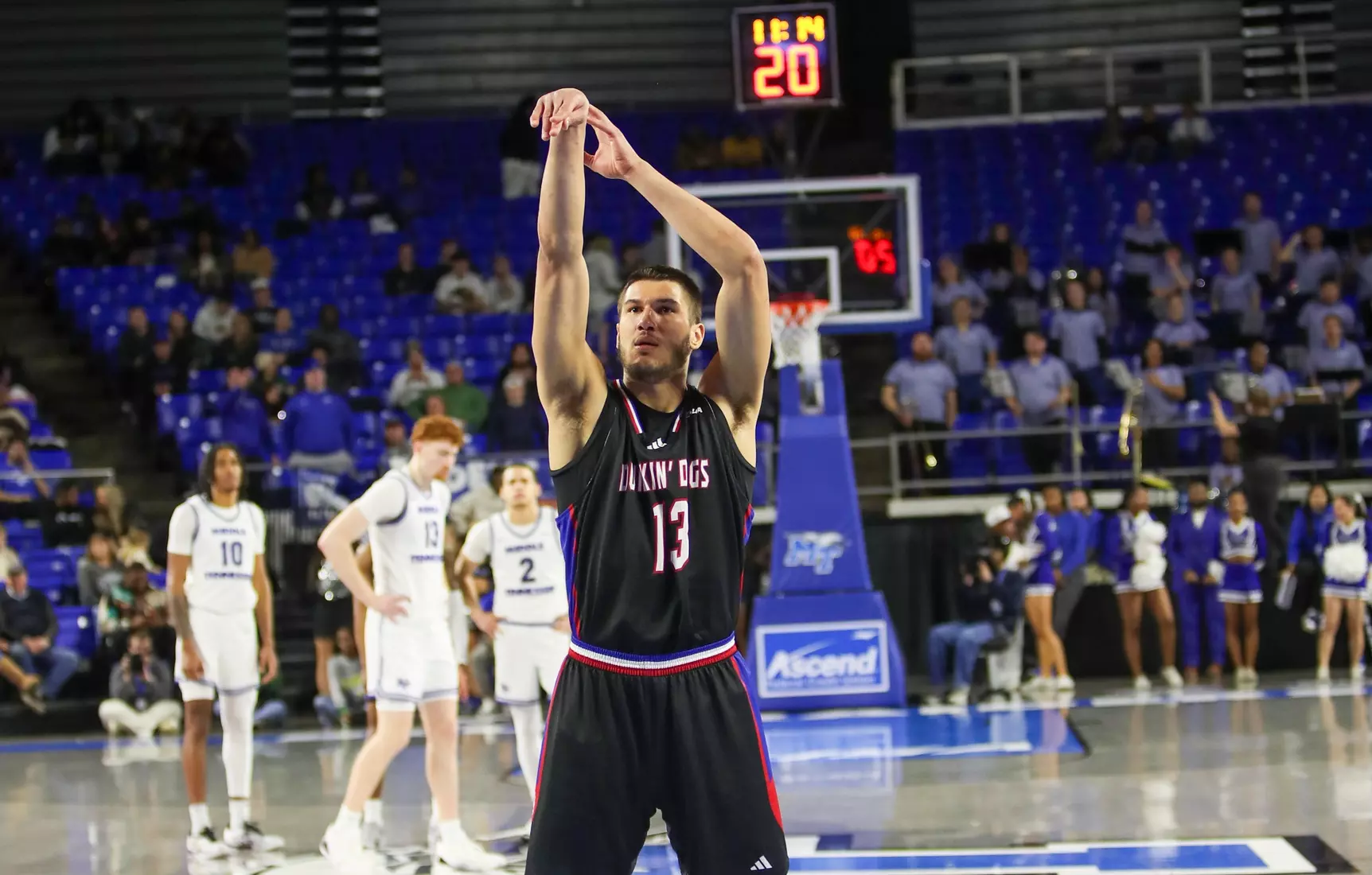 Bulldogs beat Blue Raiders, 85-74, in Murfreesboro
