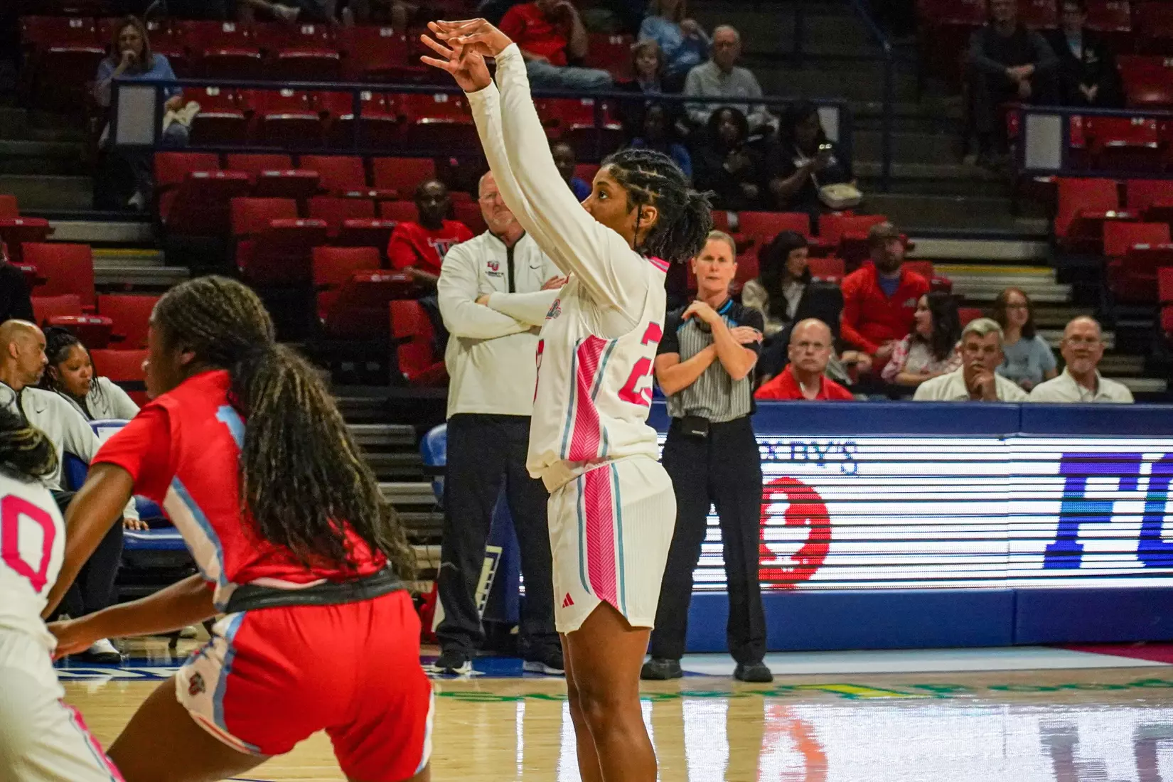 LA Tech erases 10-point 4th quarter deficit to beat Liberty 67-66