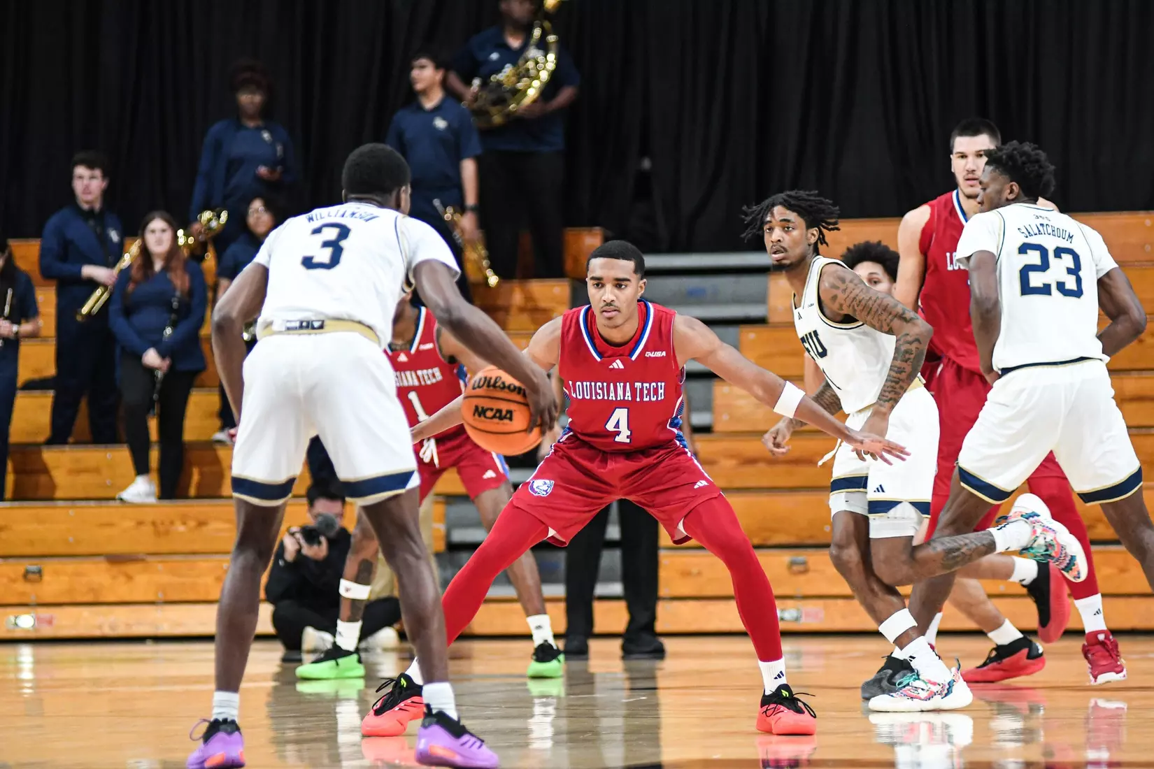 Bulldogs snap road losing skid with 82-71 win over Panthers in Miami