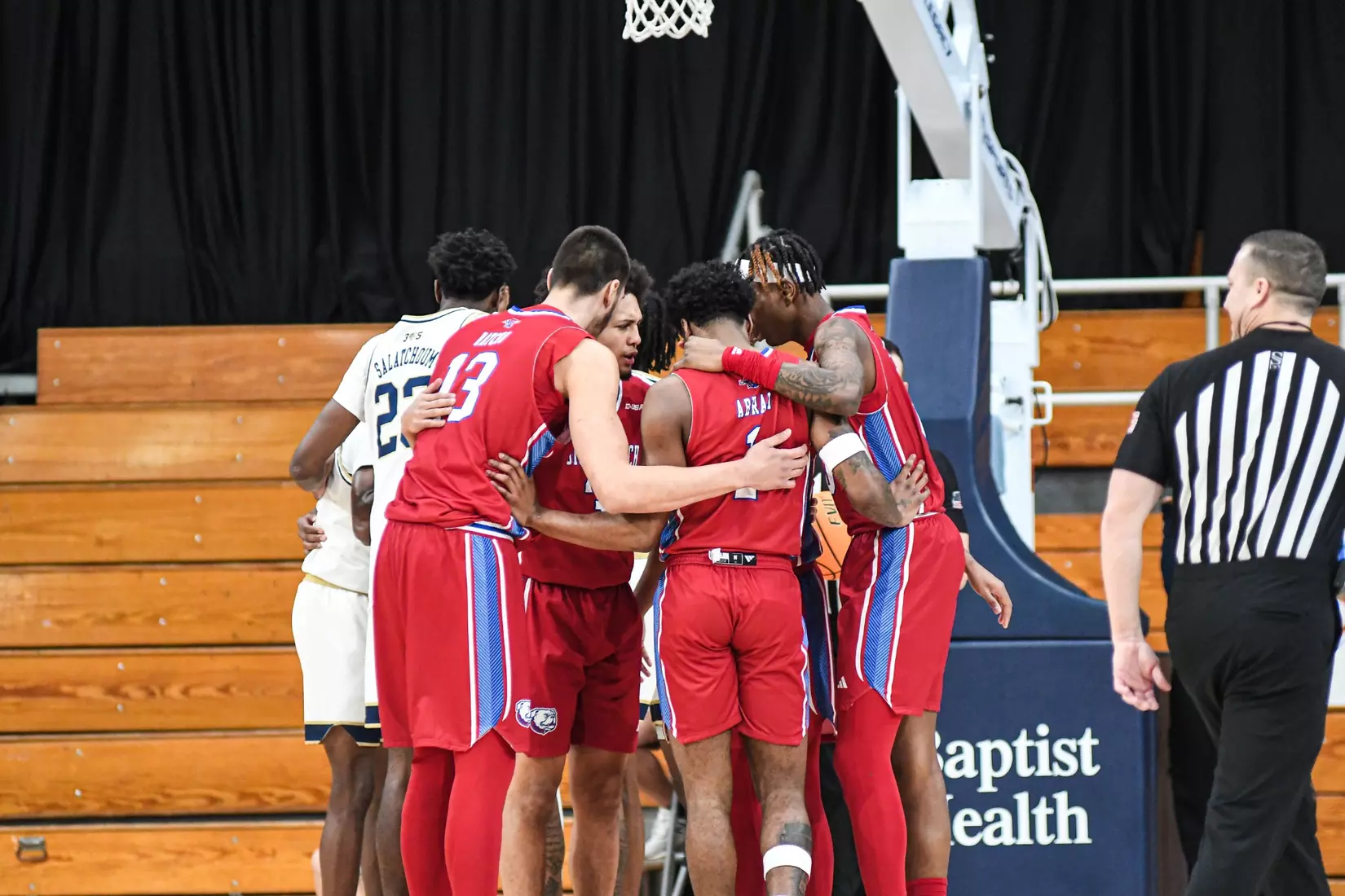 Bulldogs snap road losing skid with 82-71 win over Panthers in Miami