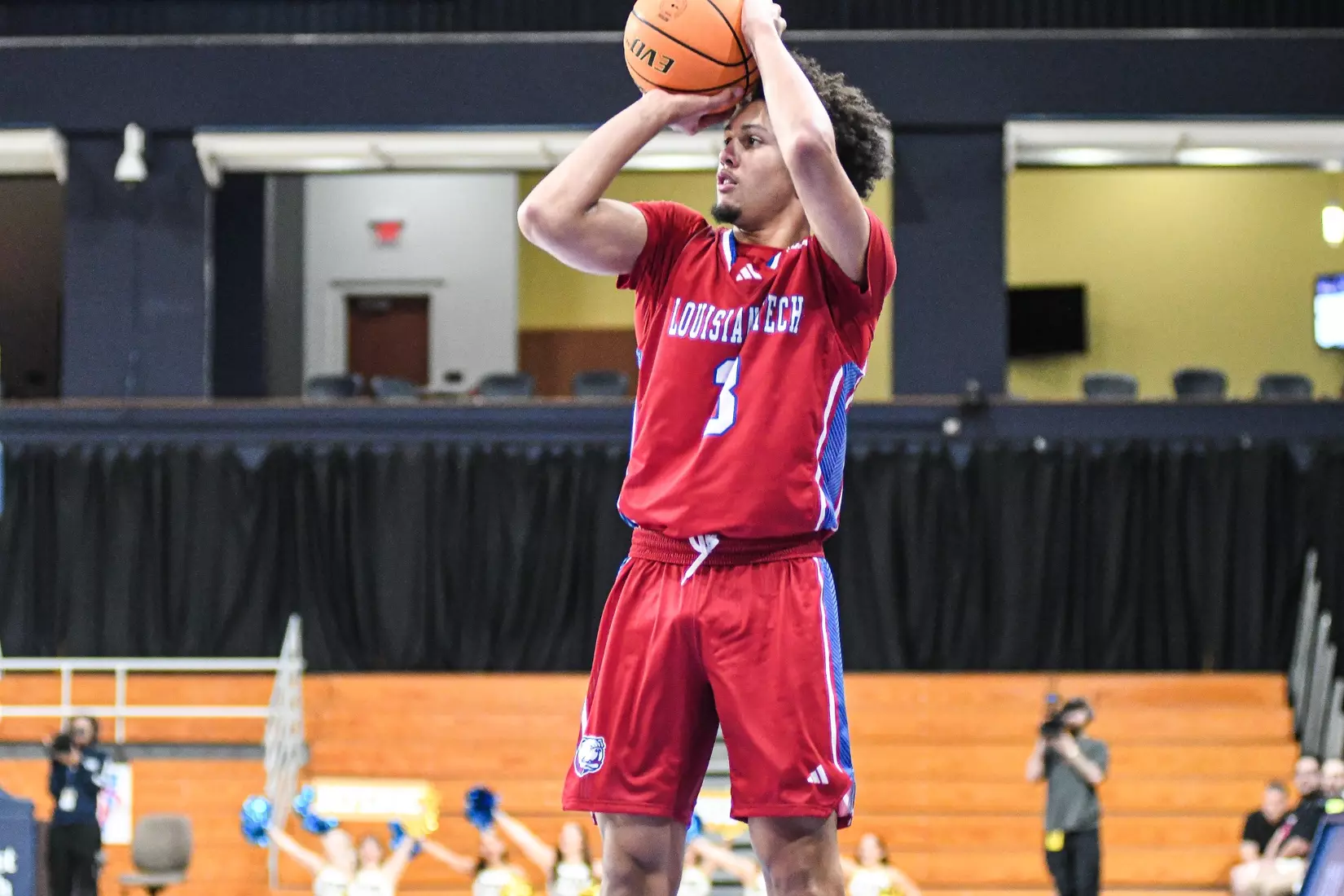 Bulldogs snap road losing skid with 82-71 win over Panthers in Miami