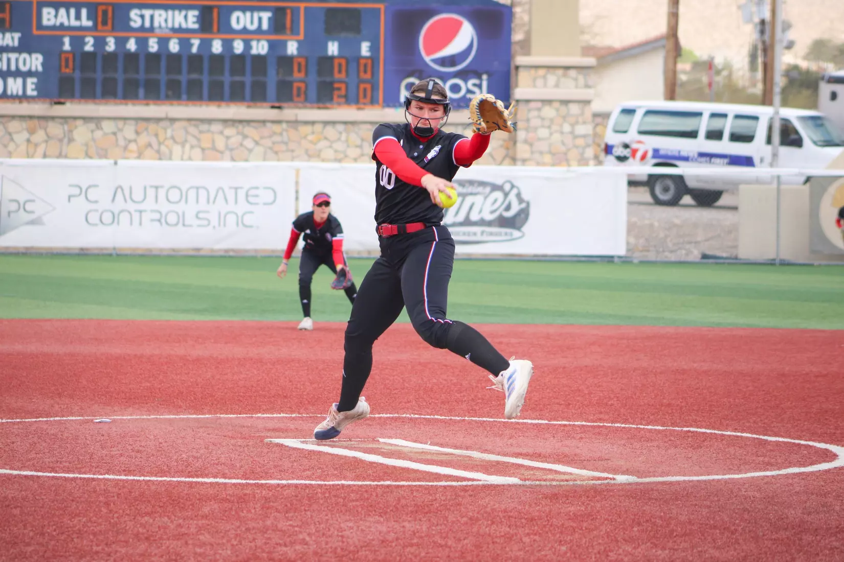 Bulldogs defeat Miners 4-3 in Series Opener.
