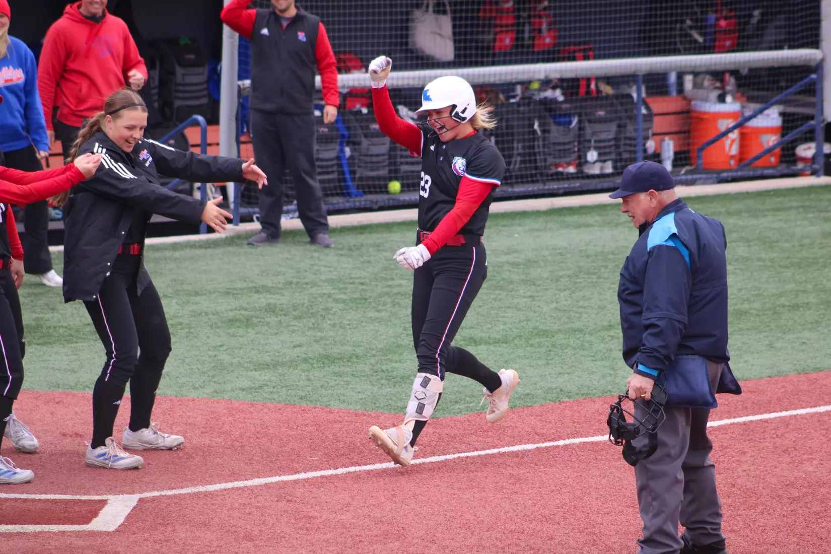 Bulldogs defeat Miners 4-3 in Series Opener.