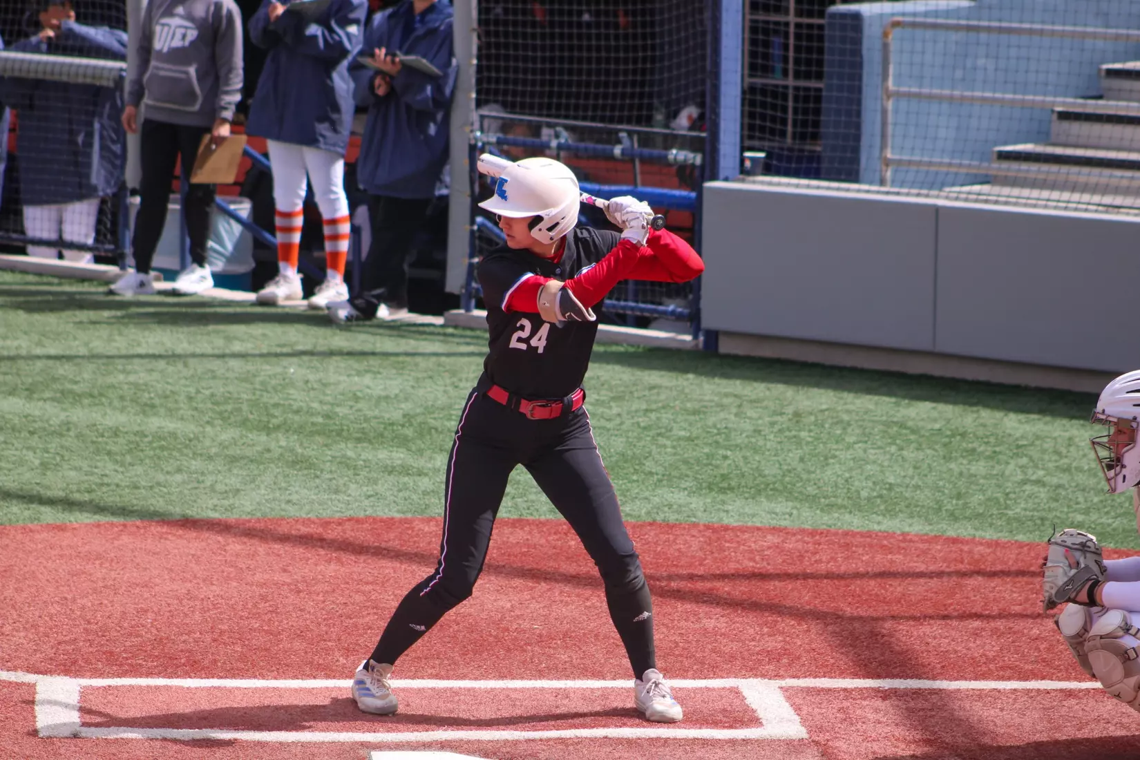 Bulldogs defeat Miners 4-3 in Series Opener.