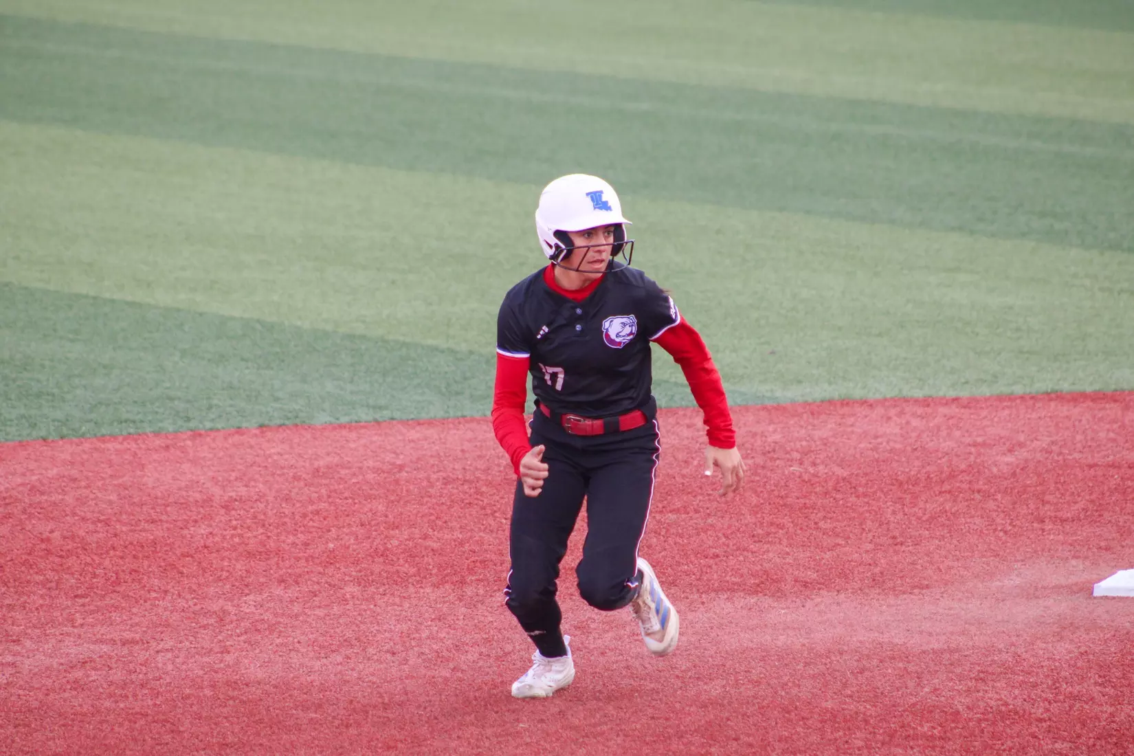 Bulldogs defeat Miners 4-3 in Series Opener.
