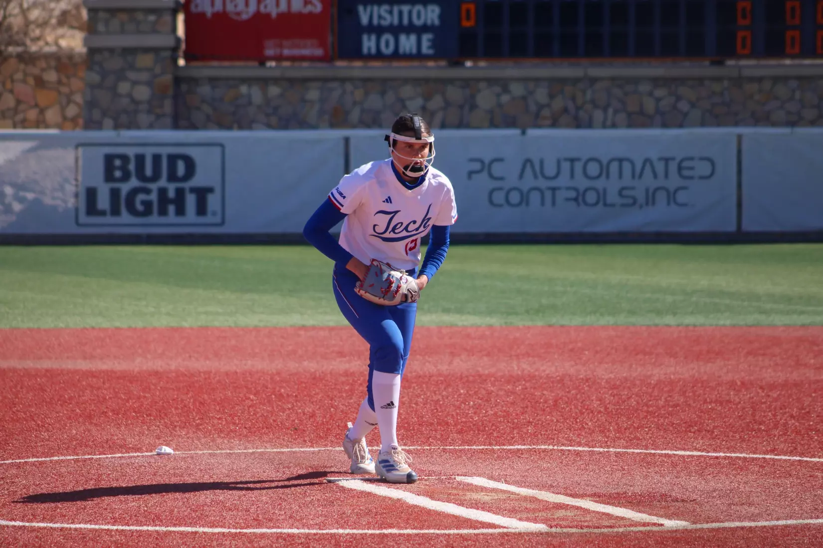 Bulldogs defeat Miners 7-6 in nine innings.