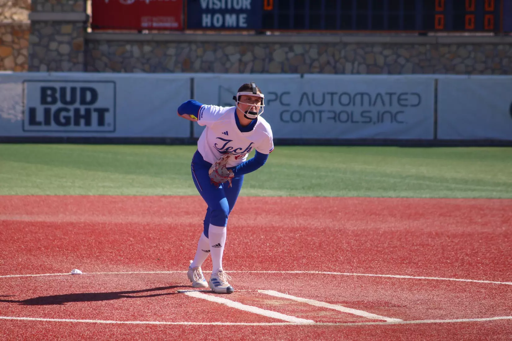 Bulldogs defeat Miners 7-6 in nine innings.