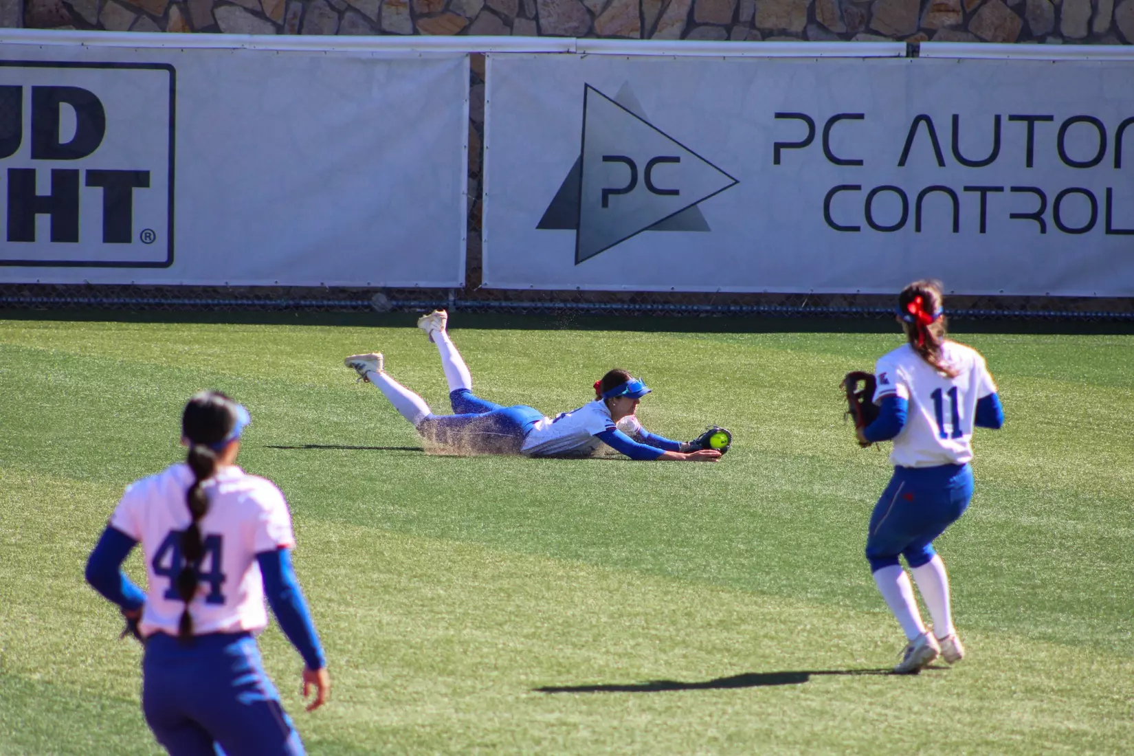 Bulldogs defeat Miners 7-6 in nine innings.