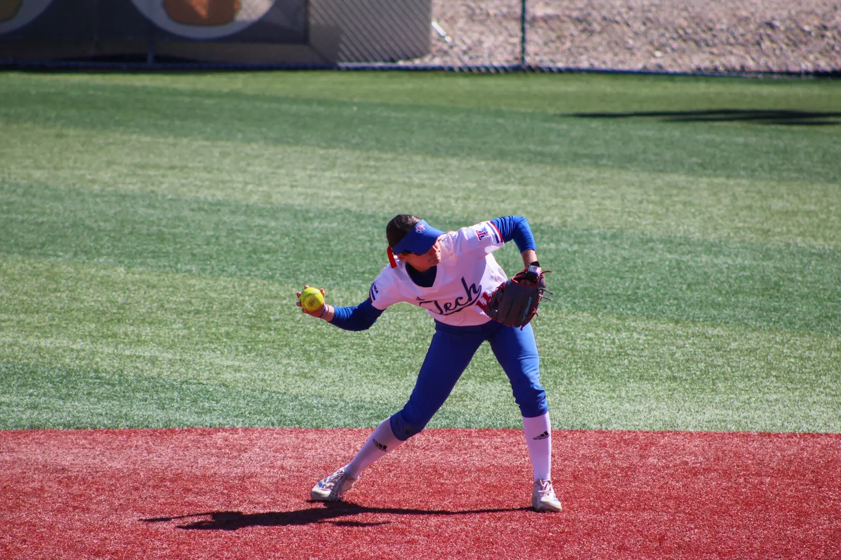 Bulldogs defeat Miners 7-6 in nine innings.