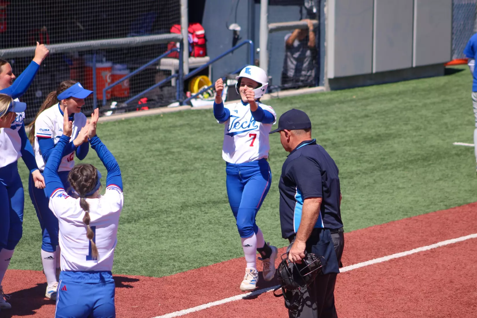 Bulldogs defeat Miners 7-6 in nine innings.