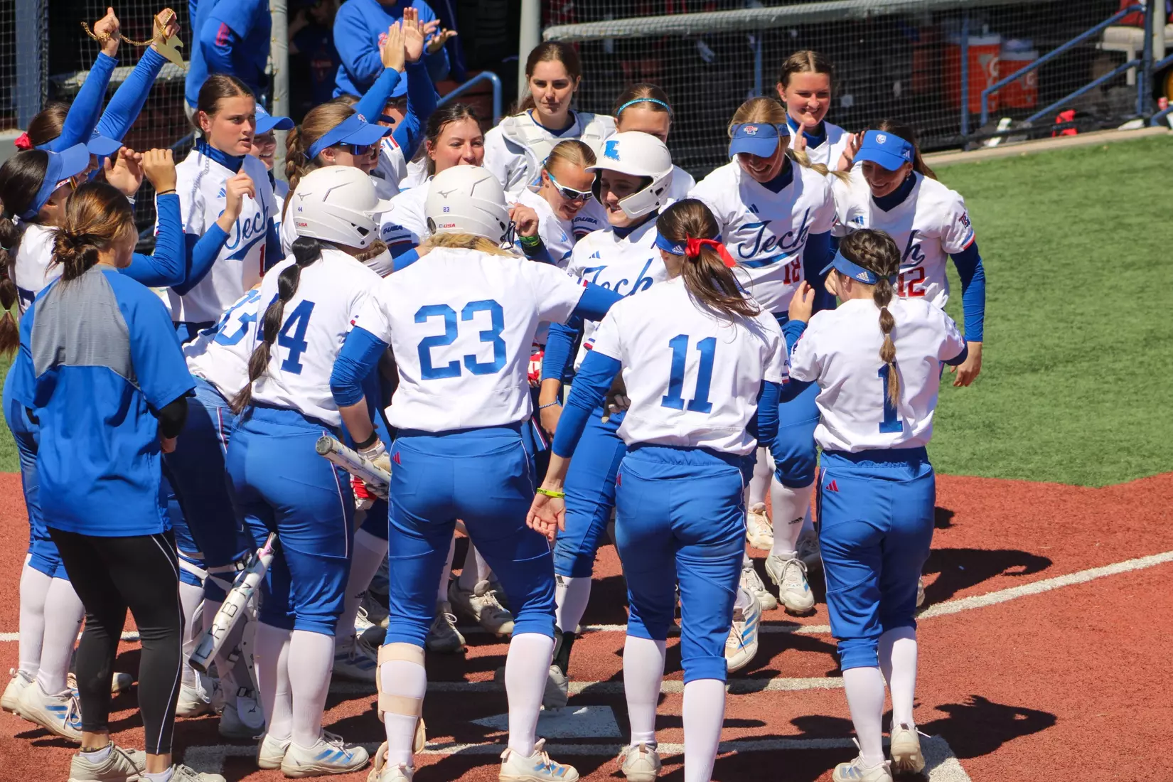 Bulldogs defeat Miners 7-6 in nine innings.