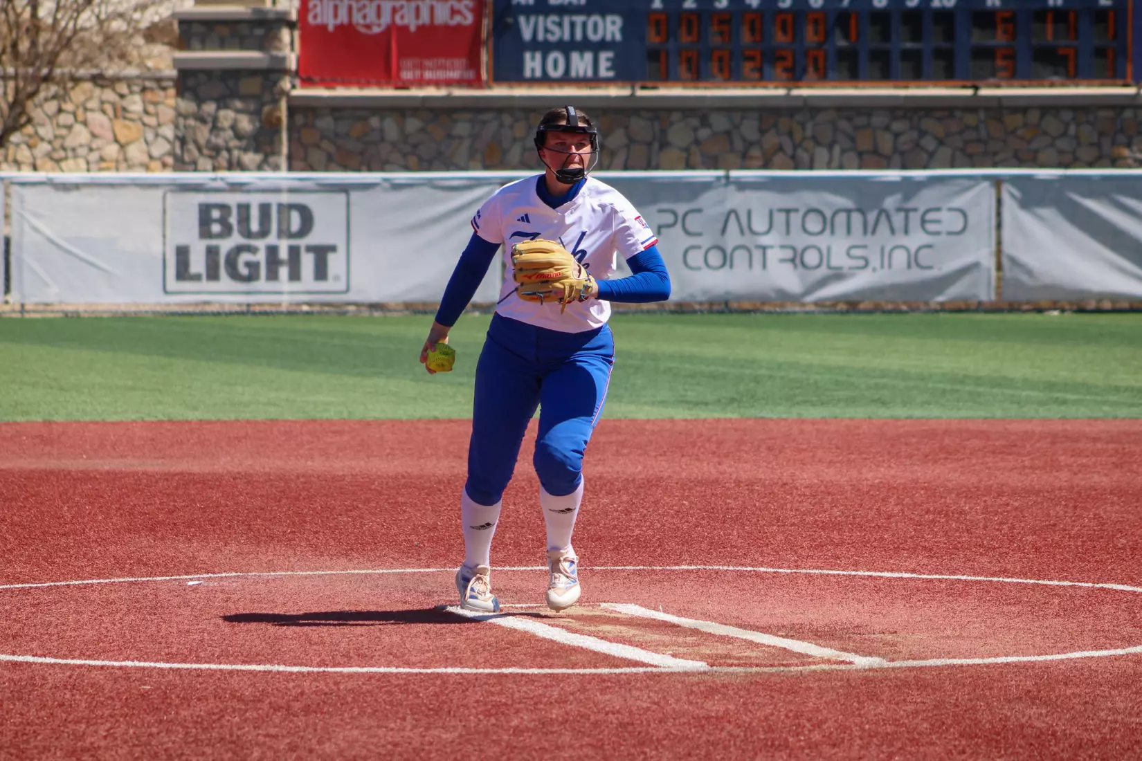 Bulldogs defeat Miners 7-6 in nine innings.