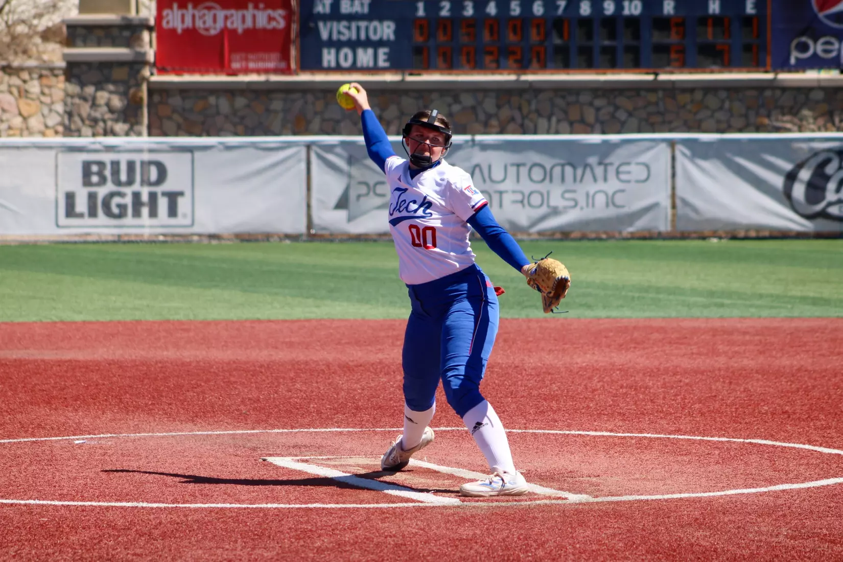 Bulldogs defeat Miners 7-6 in nine innings.