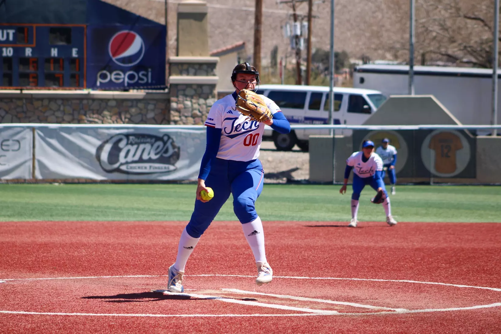 Bulldogs defeat Miners 7-6 in nine innings.