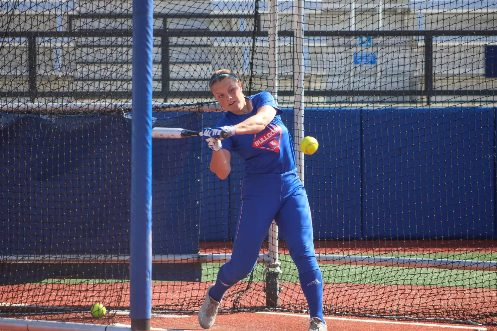 Bulldogs defeat Blue Raiders 7-2 to open series.