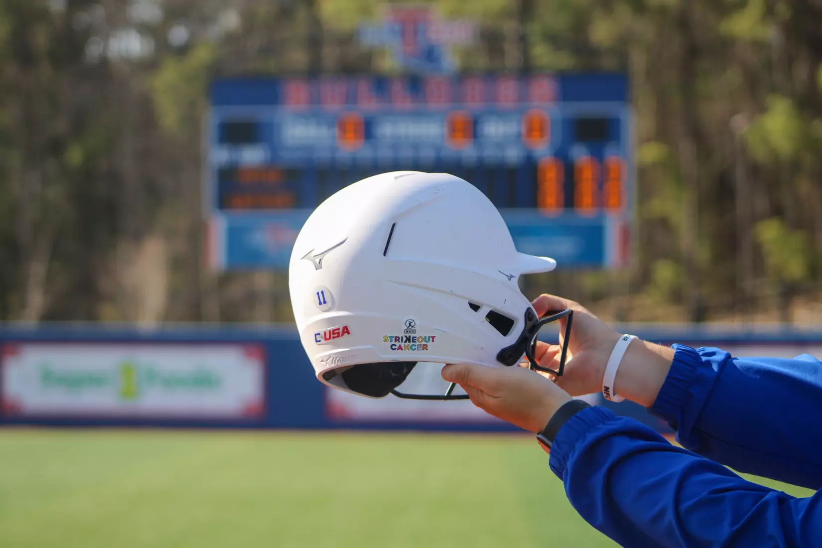 Bulldogs defeat Blue Raiders 7-2 to open series.