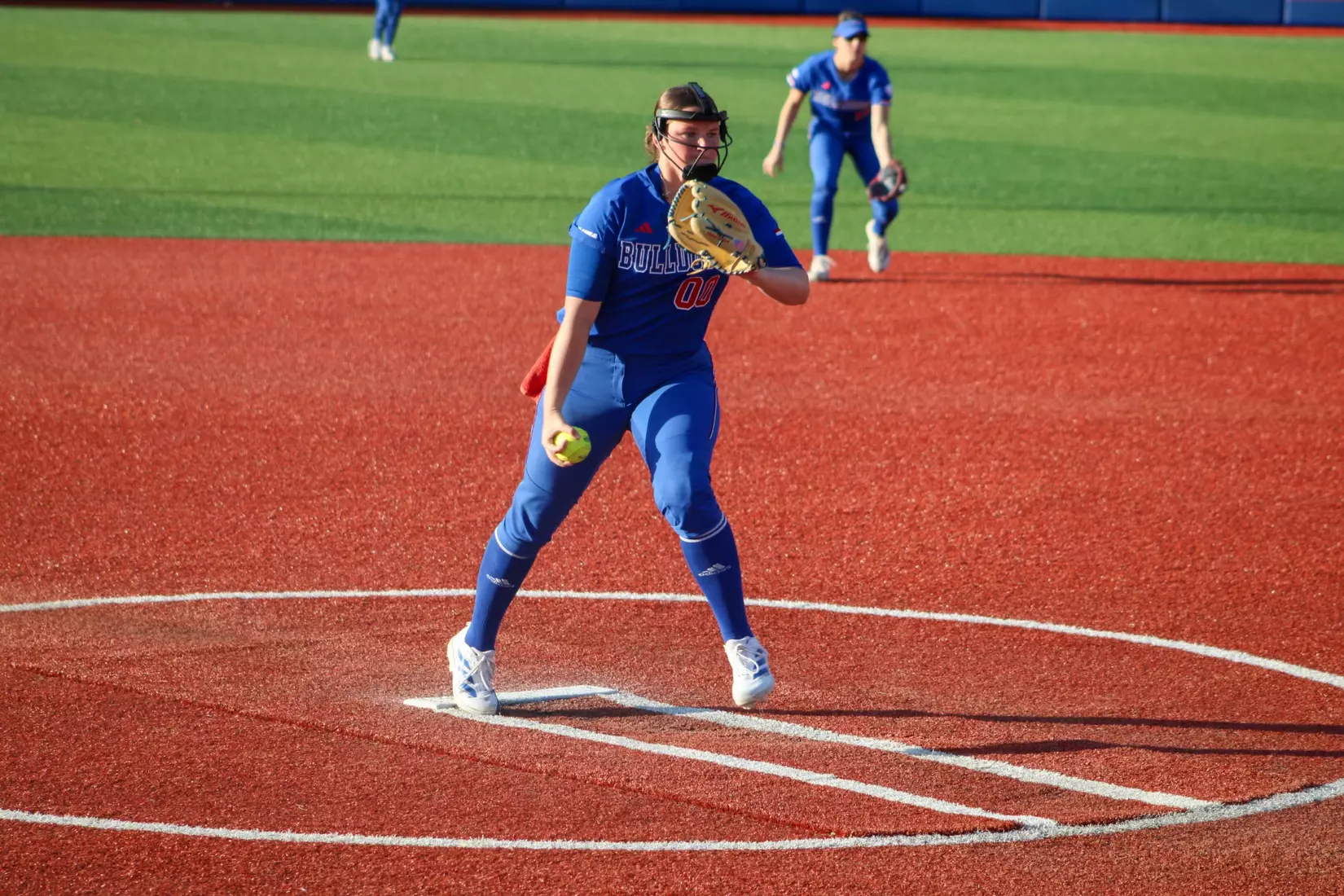 Bulldogs defeat Blue Raiders 7-2 to open series.