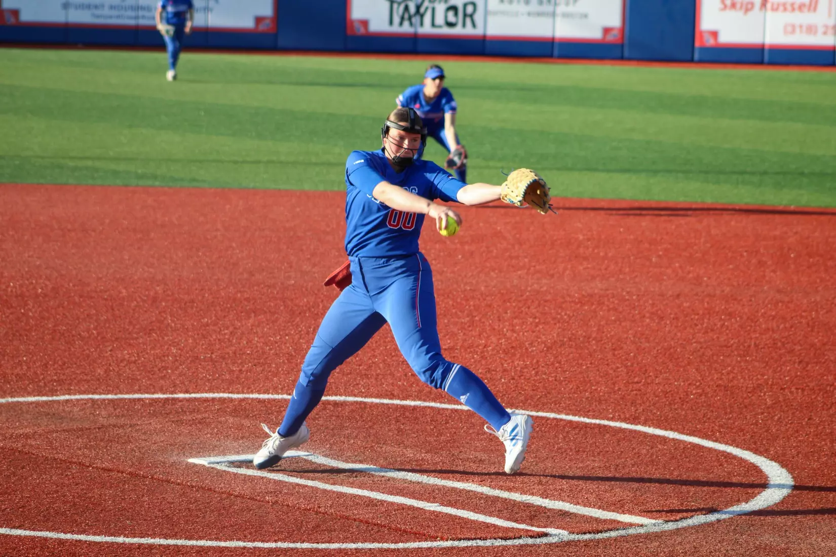 Bulldogs defeat Blue Raiders 7-2 to open series.