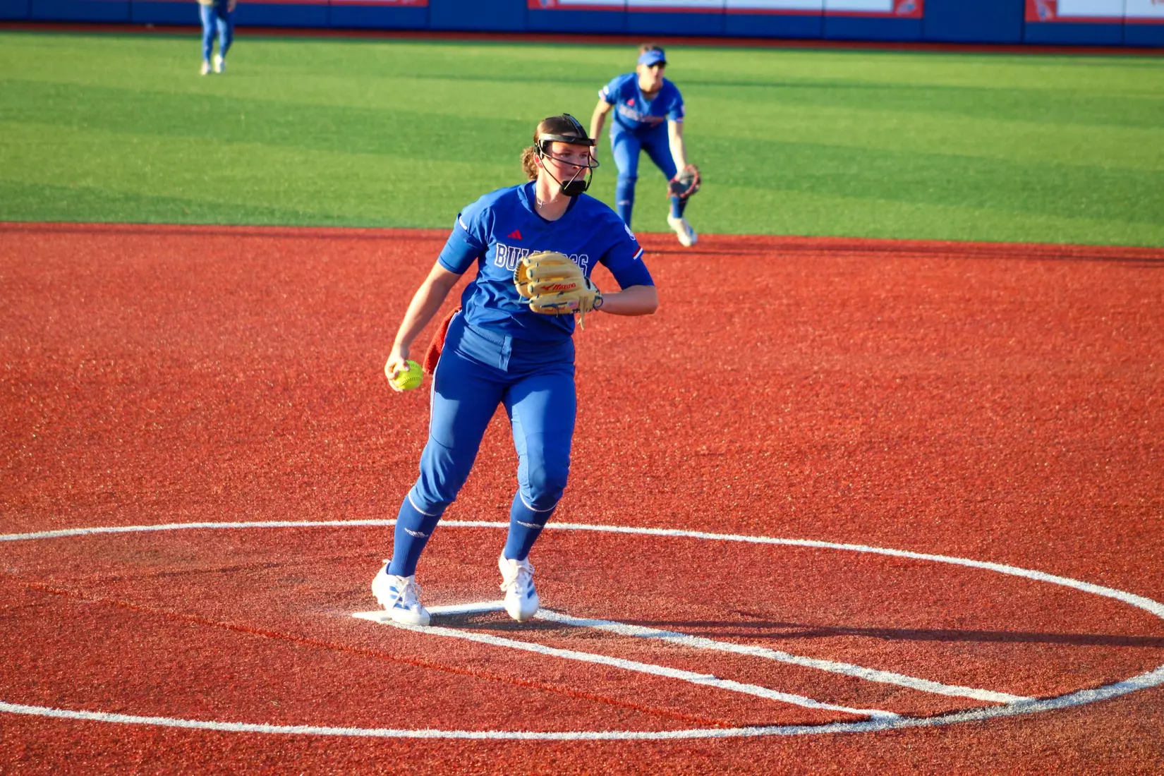 Bulldogs defeat Blue Raiders 7-2 to open series.