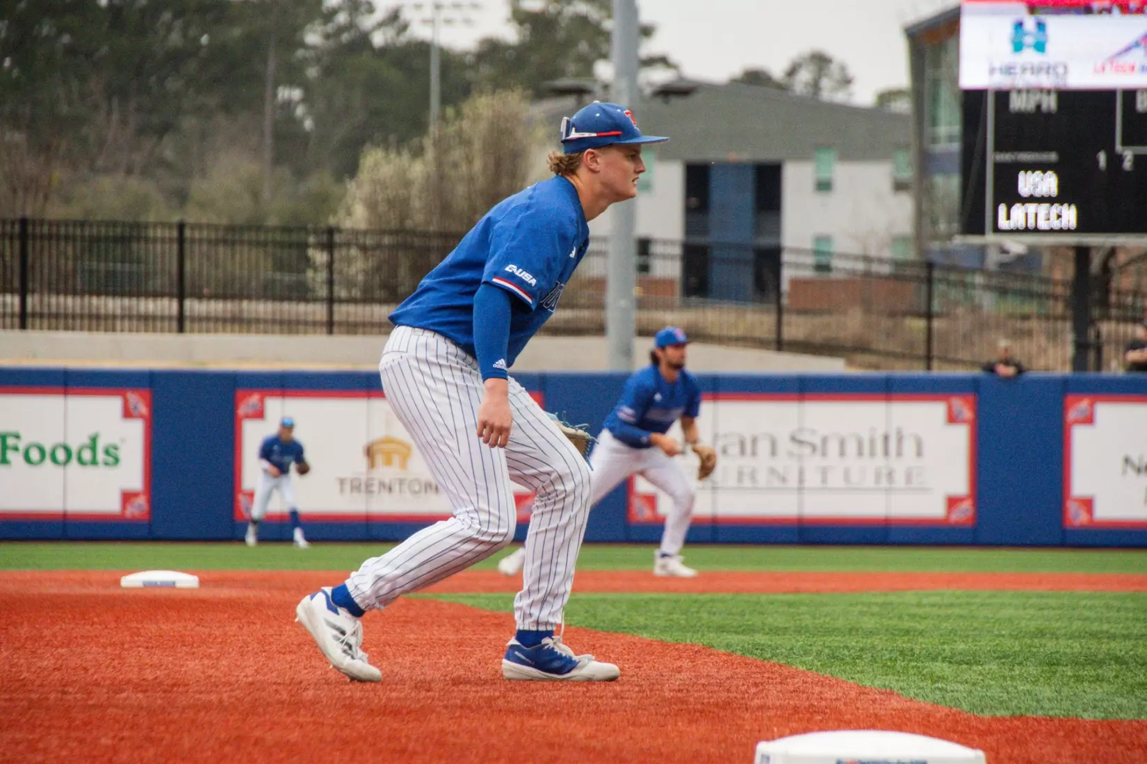 Bulldogs take series opener from Jaguars, Burroughs earns 400th career win