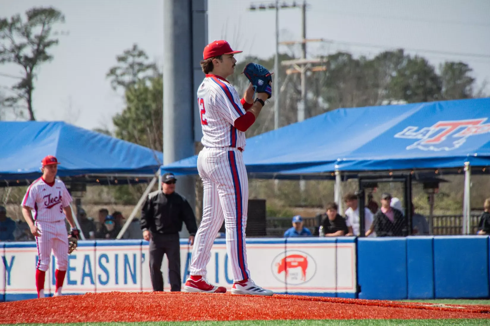 Bulldogs drop Saturday tilt to Jaguars