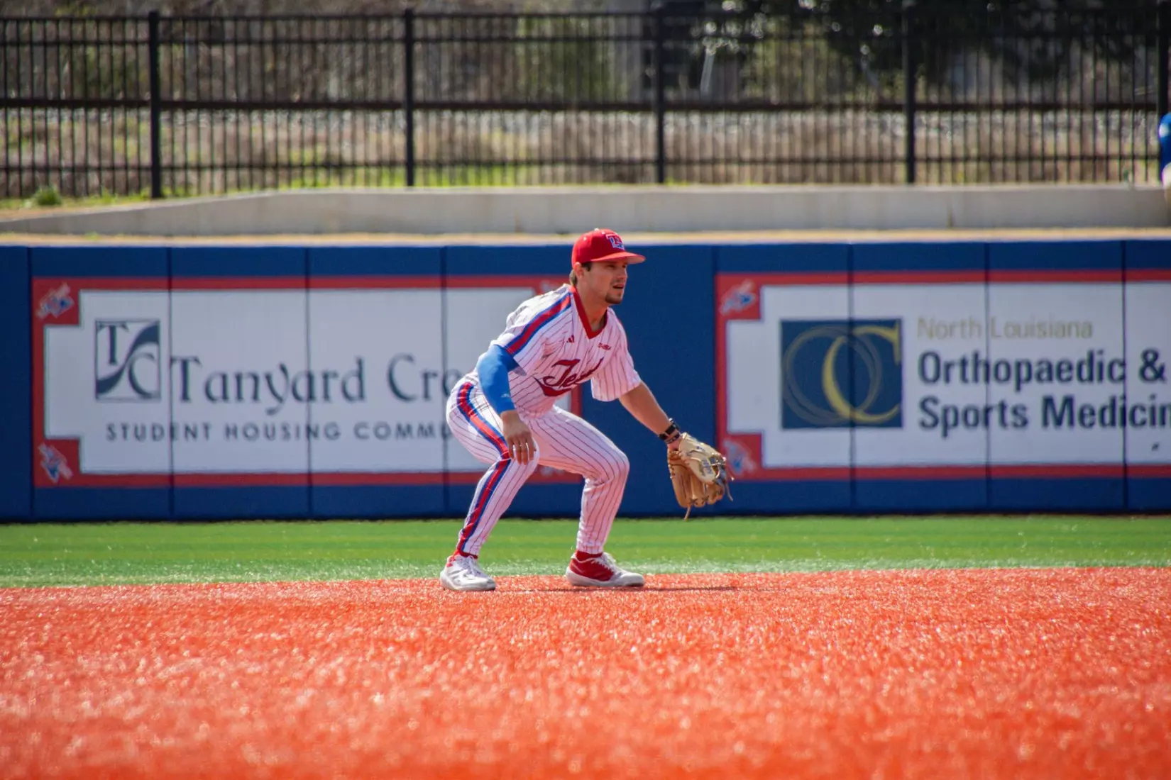 Bulldogs drop Saturday tilt to Jaguars