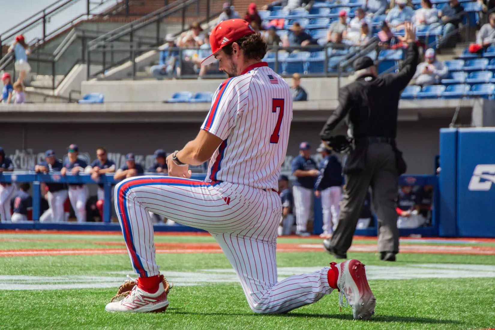 Bulldogs drop Saturday tilt to Jaguars