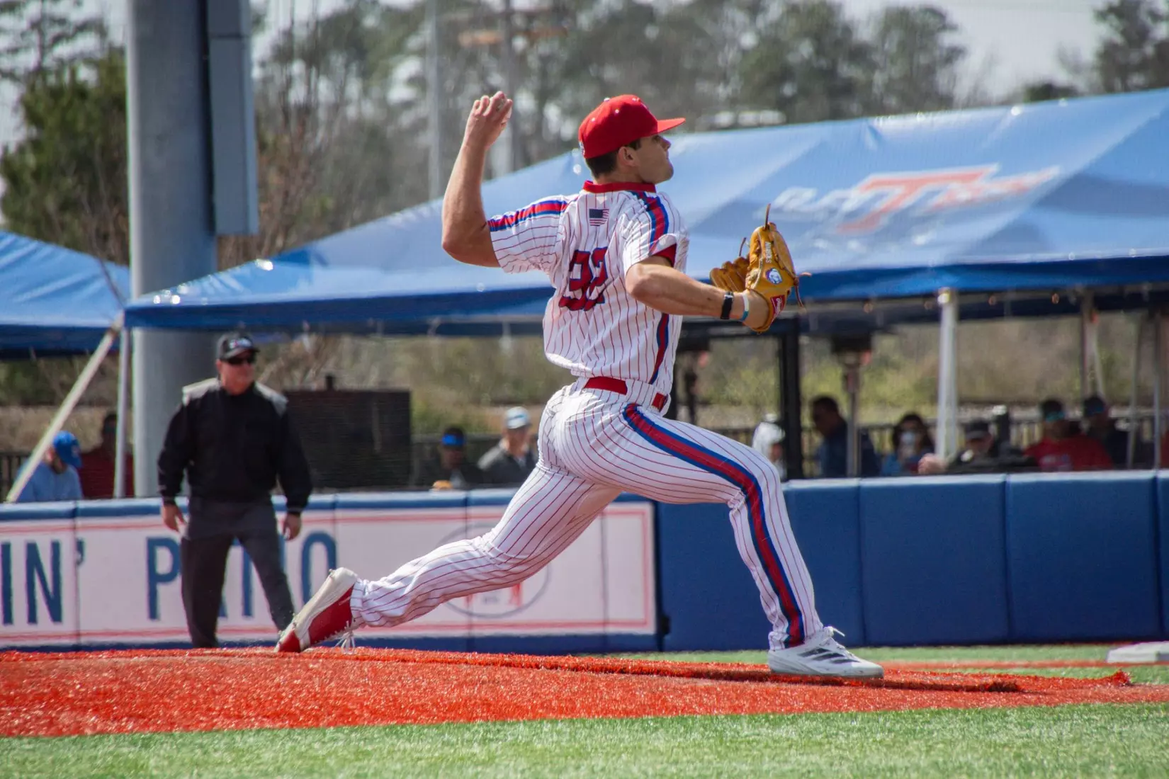 Bulldogs drop Saturday tilt to Jaguars