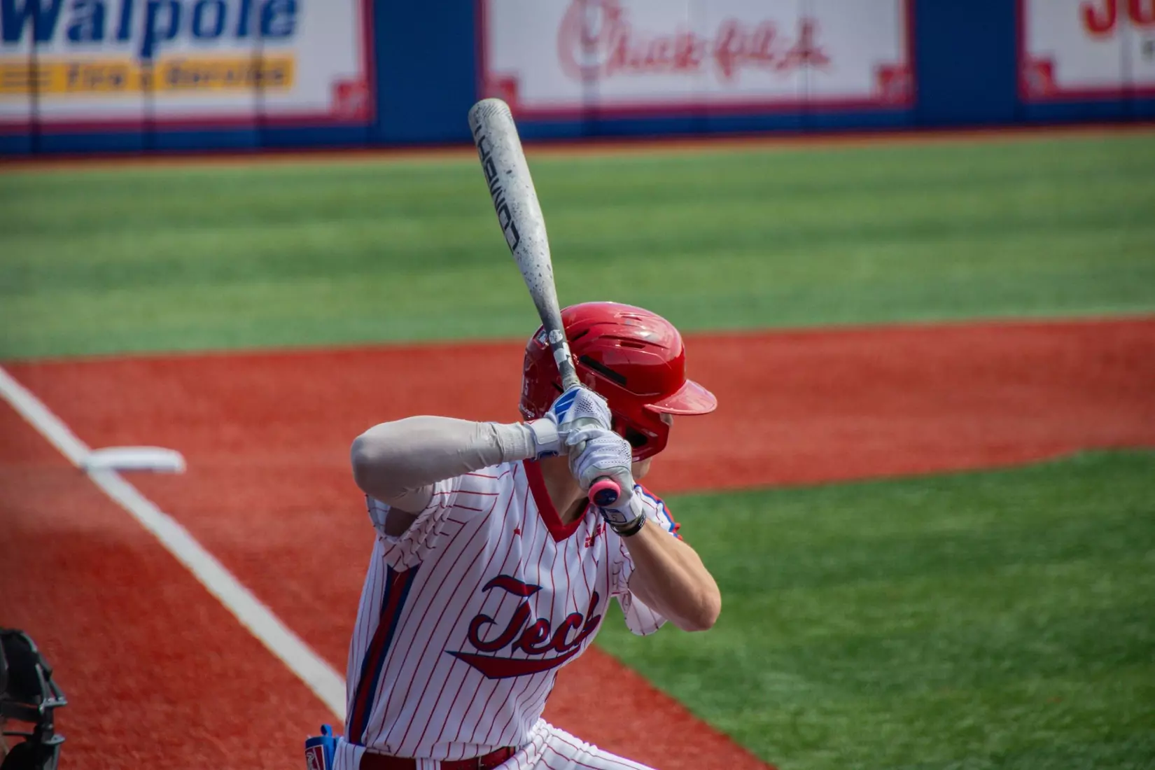 Bulldogs drop Saturday tilt to Jaguars