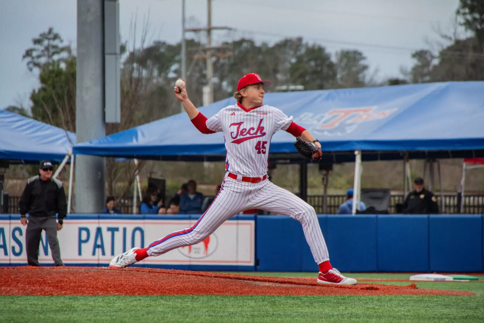 Bulldogs drop Saturday tilt to Jaguars