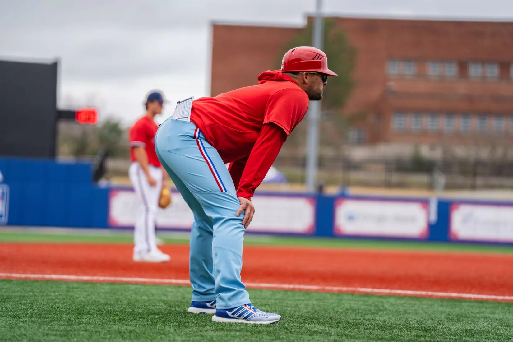 Bulldogs fall in series finale to Jaguars