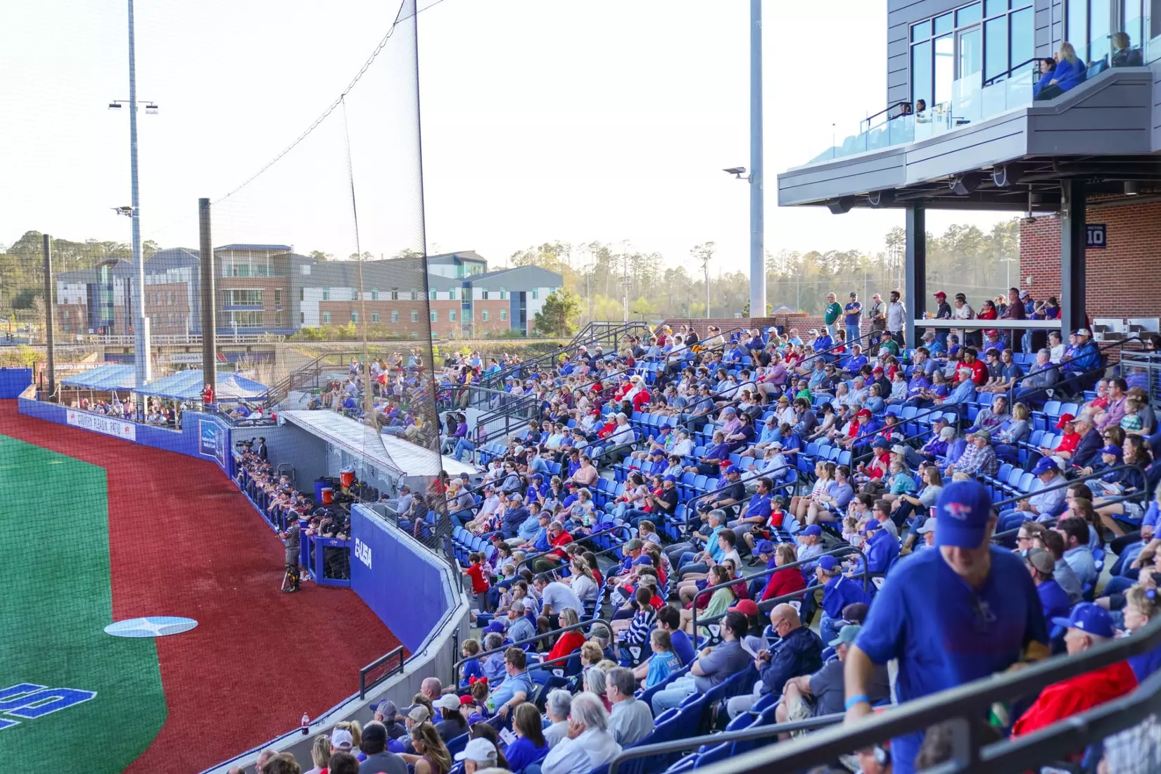 Mexico, Diamond 'Dogs down Warhawks in midweek contest at the Love Shack