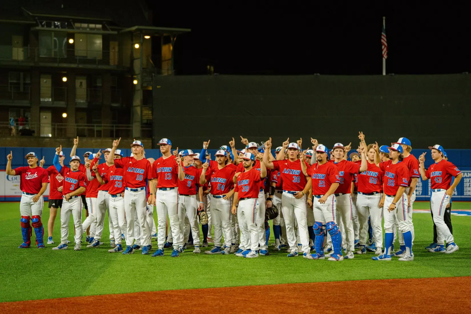 Bulldogs take care of crosstown foe Tigers, 14-6