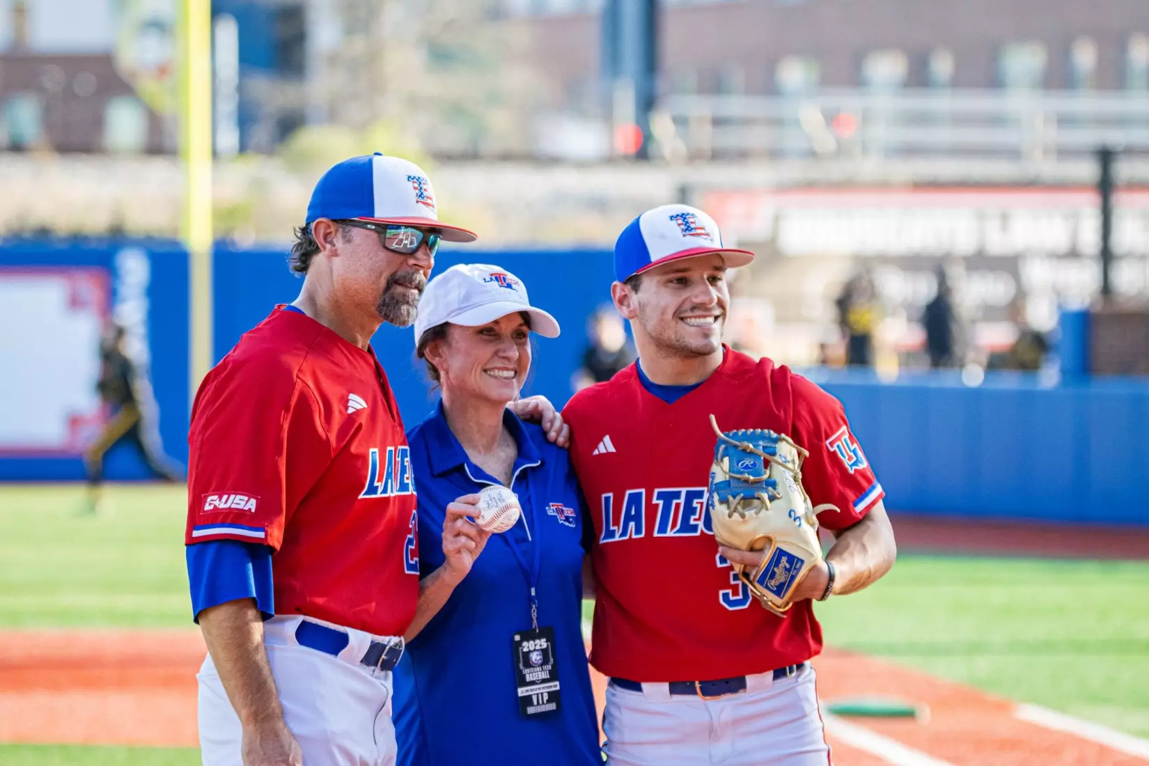 Bulldogs take care of crosstown foe Tigers, 14-6